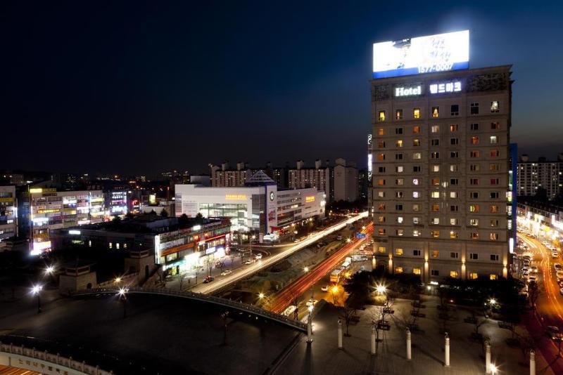 The Marevo Hotel Suwon Exterior photo
